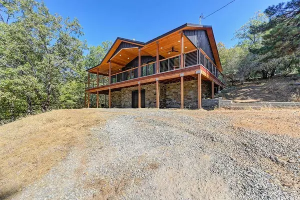 5205 Rooster LN, Somerset, CA 95684