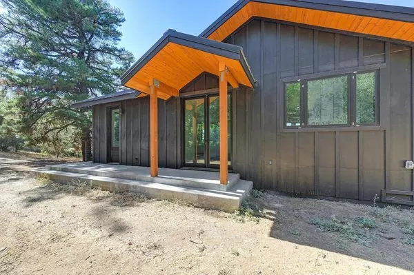 5205 Rooster LN, Somerset, CA 95684