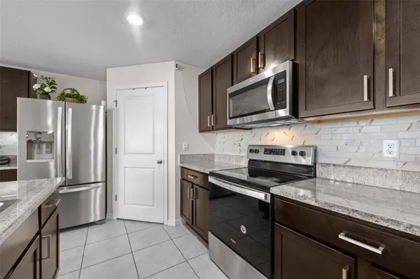 16742 SUNBURST LAKE ST, Wimauma, FL 33598