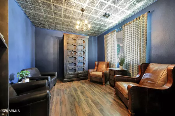 3724 W LANHAM Drive, New River, AZ 85087