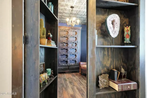 3724 W LANHAM Drive, New River, AZ 85087