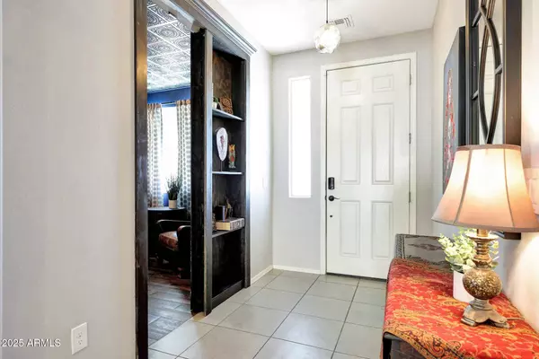 3724 W LANHAM Drive, New River, AZ 85087