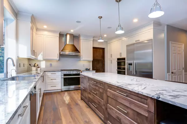 Beautiful white kitchen design