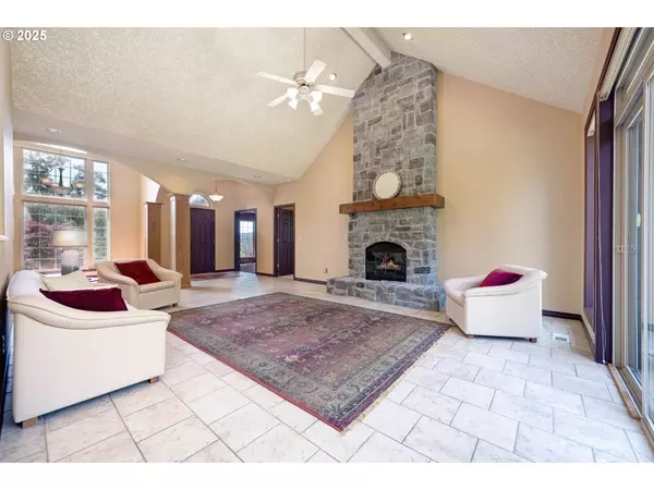 16402 SE TEAL CT, Damascus, OR 97089