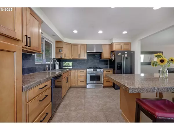 17304 PARKERS DR, Gladstone, OR 97027