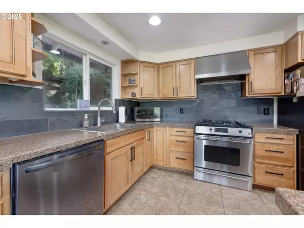 17304 PARKERS DR, Gladstone, OR 97027