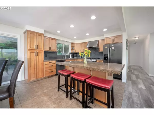 17304 PARKERS DR, Gladstone, OR 97027