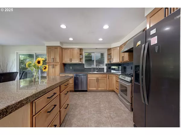 17304 PARKERS DR, Gladstone, OR 97027