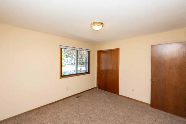 7552 15th Street LN N, Saint Paul, MN 55128