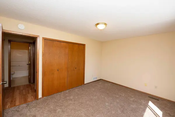 7552 15th Street LN N, Saint Paul, MN 55128