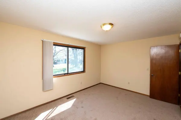 7552 15th Street LN N, Saint Paul, MN 55128