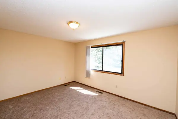 7552 15th Street LN N, Saint Paul, MN 55128