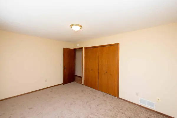 7552 15th Street LN N, Saint Paul, MN 55128