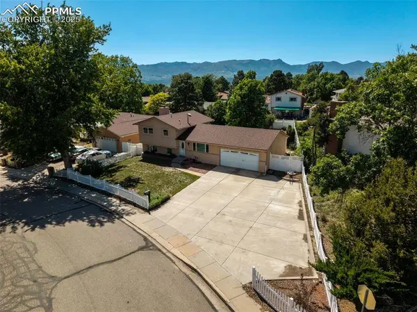 5888 Eldora DR, Colorado Springs, CO 80918