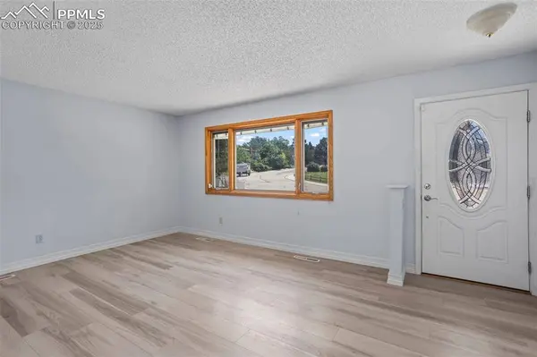 5888 Eldora DR, Colorado Springs, CO 80918