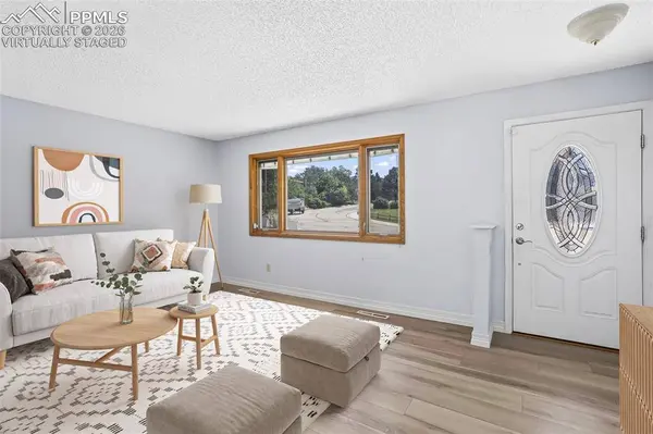 5888 Eldora DR, Colorado Springs, CO 80918