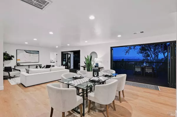 2560 Lewis DR, Sebastopol, CA 95472