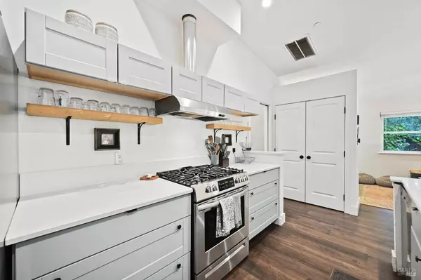 14831 Canyon 7 RD, Guerneville, CA 95446