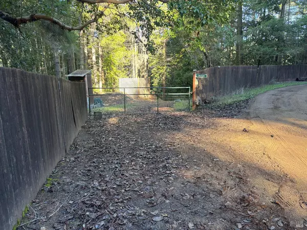 36000 Nash Mill RD, Philo, CA 95466