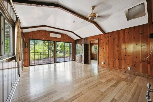 10293 Field LN, Forestville, CA 95436