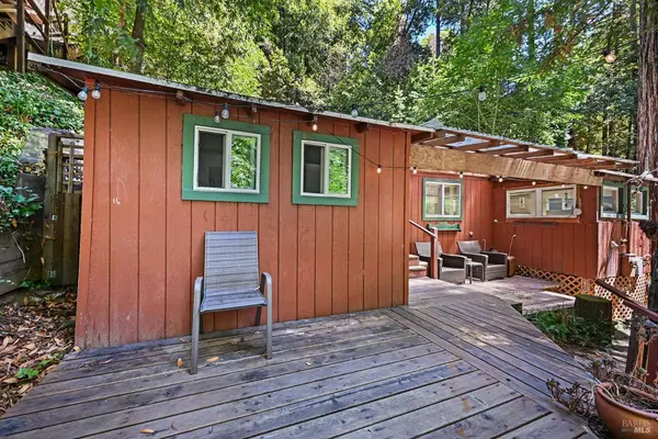 15320 Canyon 3 RD, Rio Nido, CA 95471