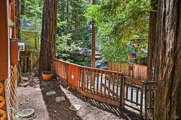 15320 Canyon 3 RD, Rio Nido, CA 95471