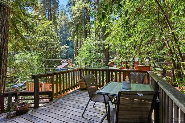 15320 Canyon 3 RD, Rio Nido, CA 95471