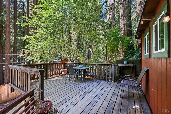 15320 Canyon 3 RD, Rio Nido, CA 95471