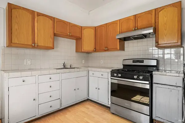 445 Windsor River RD, Windsor, CA 95492
