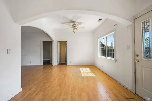 445 Windsor River RD, Windsor, CA 95492