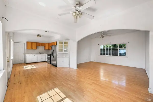 445 Windsor River RD, Windsor, CA 95492