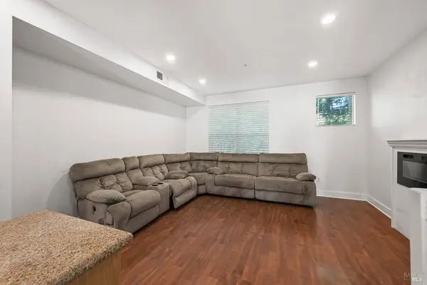 204 City Center DR, Rohnert Park, CA 94928