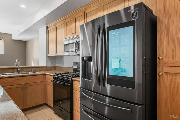 204 City Center DR, Rohnert Park, CA 94928