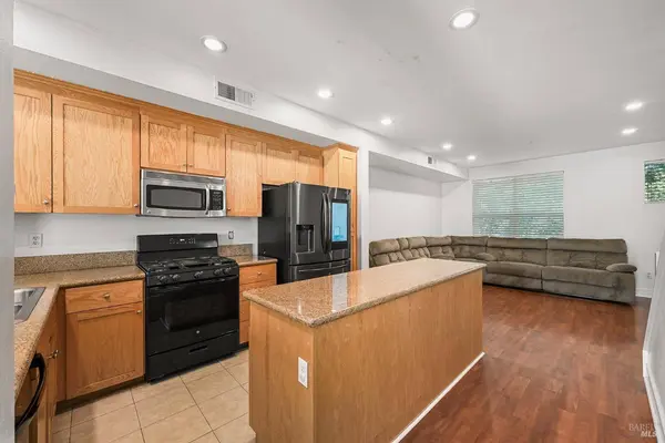 204 City Center DR, Rohnert Park, CA 94928