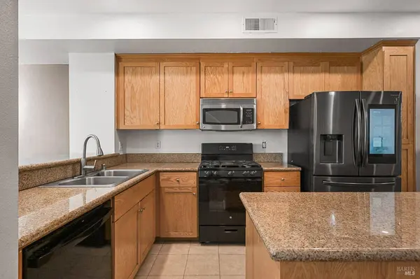 204 City Center DR, Rohnert Park, CA 94928