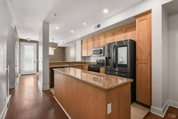 204 City Center DR, Rohnert Park, CA 94928