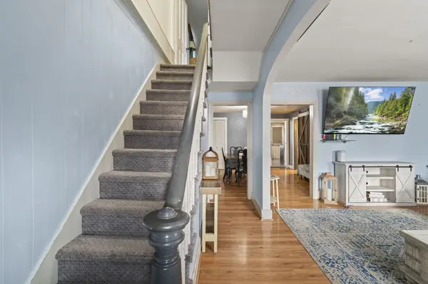 52 Green St, Morrisville, PA 19067-1256