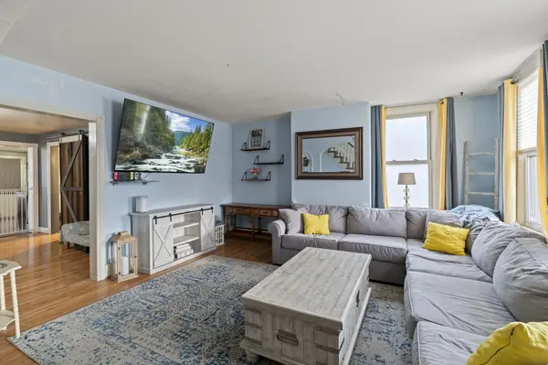 52 Green St, Morrisville, PA 19067-1256