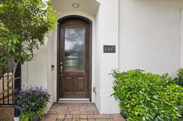 1407 Shearn ST, Houston, TX 77007