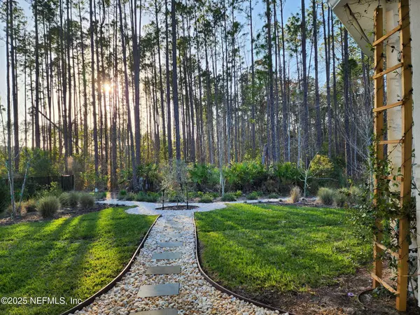 527 PINE HAVEN DR, St. Johns, FL 32259