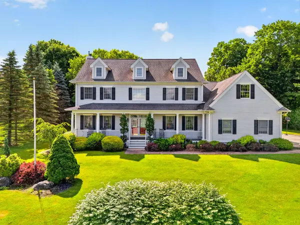 12 Meadowview Lane, Carmel Hamlet, NY 10512