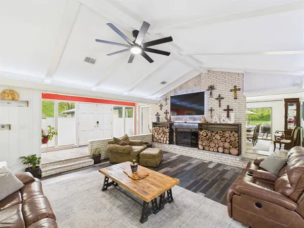 1310 Golden Bear LN, Kingwood, TX 77339