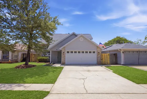 88 Ruby CIR, Mary Esther, FL 32569