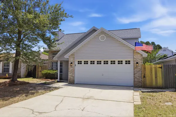 88 Ruby CIR, Mary Esther, FL 32569