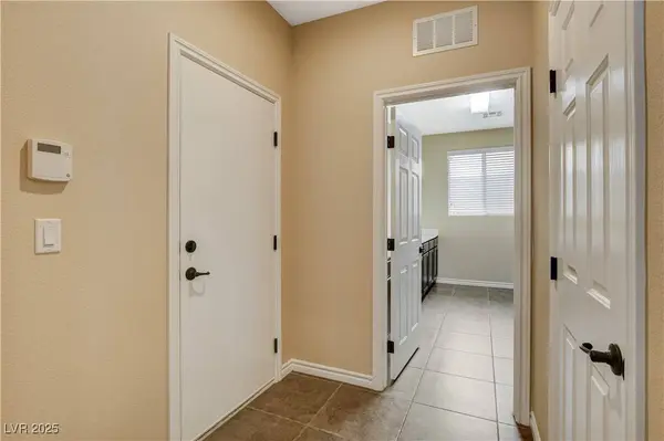 4208 Falcons Flight AVE, North Las Vegas, NV 89084