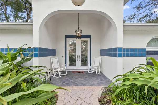 11403 W QUEENSWAY DR, Temple Terrace, FL 33617