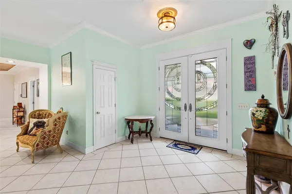 11403 W QUEENSWAY DR, Temple Terrace, FL 33617