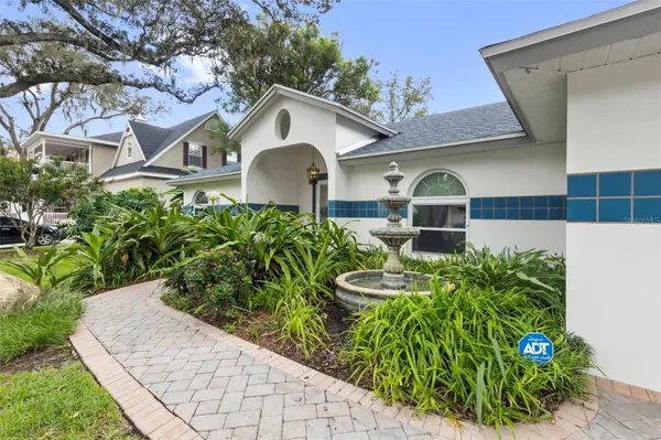 11403 W QUEENSWAY DR, Temple Terrace, FL 33617