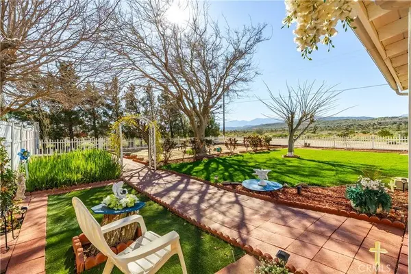 5849 East Avenue T8, Palmdale, CA 93552