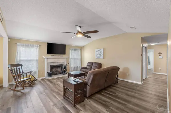 5321 Medicine Bow St, Milton, FL 32570